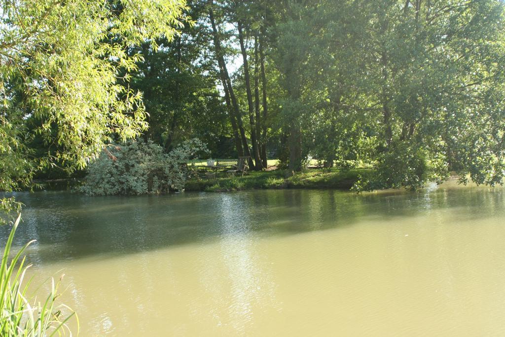 Le Petit Moulin Bed & Breakfast Faverelles Dış mekan fotoğraf